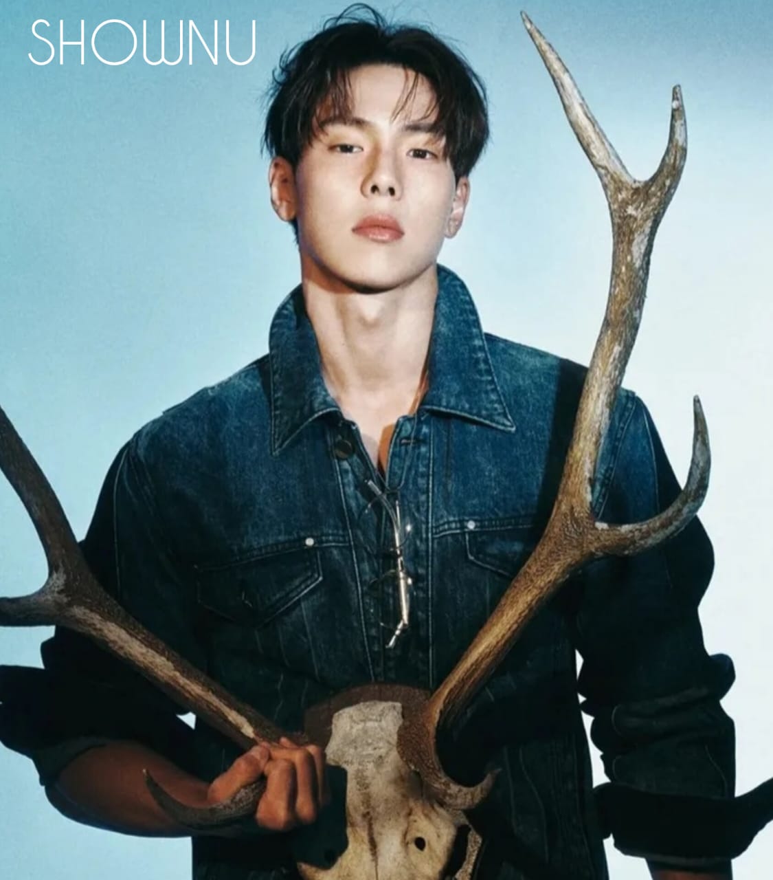 Recent activity shot of Shownu (MONSTA X)