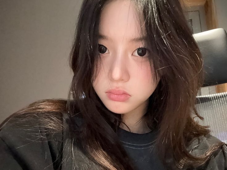 Behind-the-scenes cut of Minju (ILLIT)