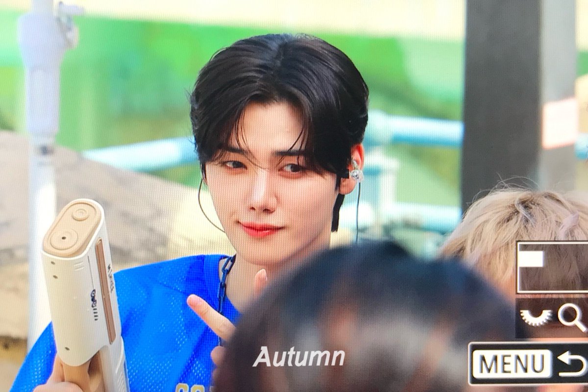Latest photo of Minhee (CRAVITY)