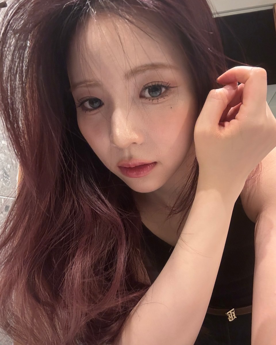 Recent activity shot of Maya (NiziU)