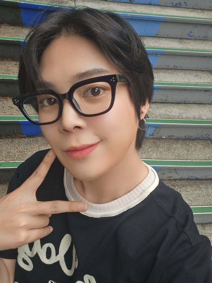 A moment captured by VERIVERY's fan