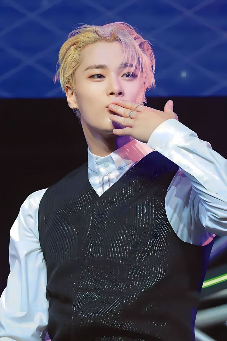 Behind-the-scenes cut of Moonbin (ASTRO)