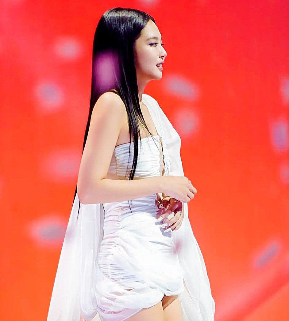 A moment captured by Jennie (BLACKPINK)'s fan