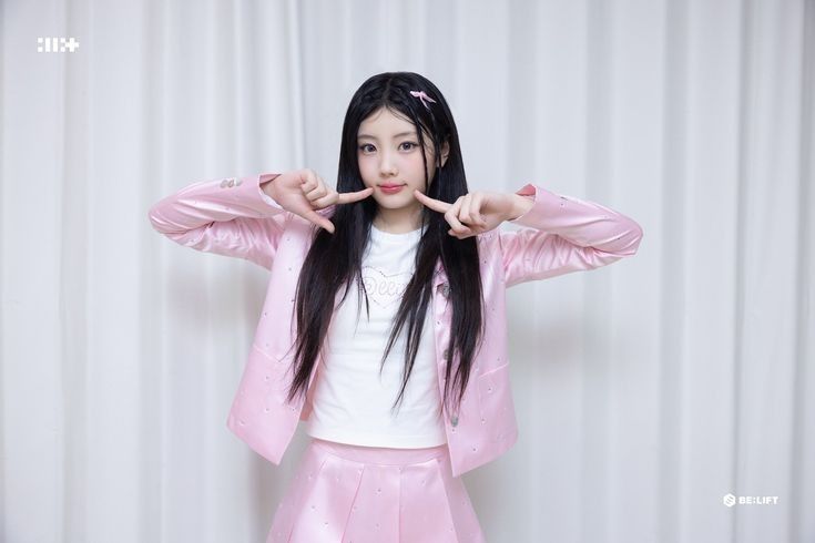 Behind-the-scenes cut of Wonhee (ILLIT)
