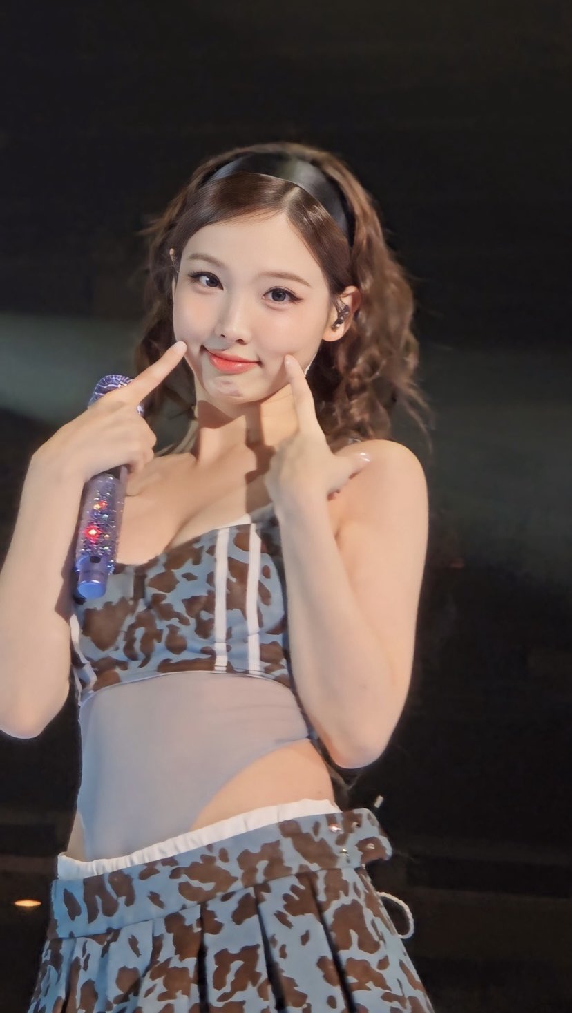 TWICEの舞台裏ショット