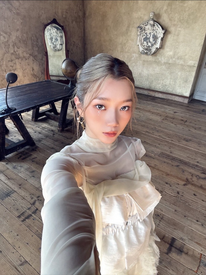 坂口梨乃 (IS:SUE)の舞台裏ショット