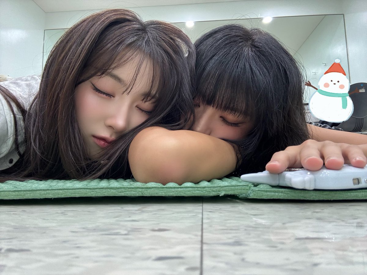 Behind-the-scenes cut of H1-KEY