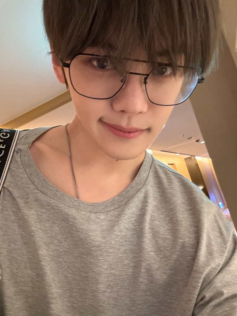 Latest photo of Kim Gyuvin (ZEROBASEONE)