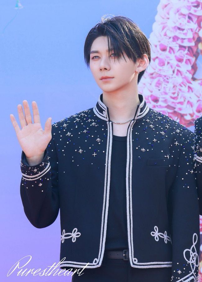 Behind-the-scenes cut of Park Han (AHOF)