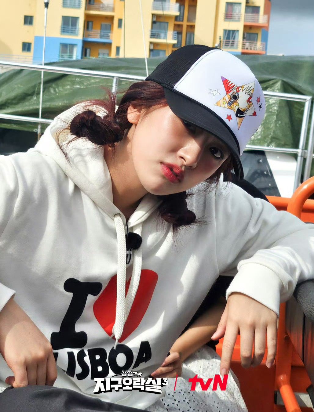 A moment captured by An Yujin (IVE)'s fan