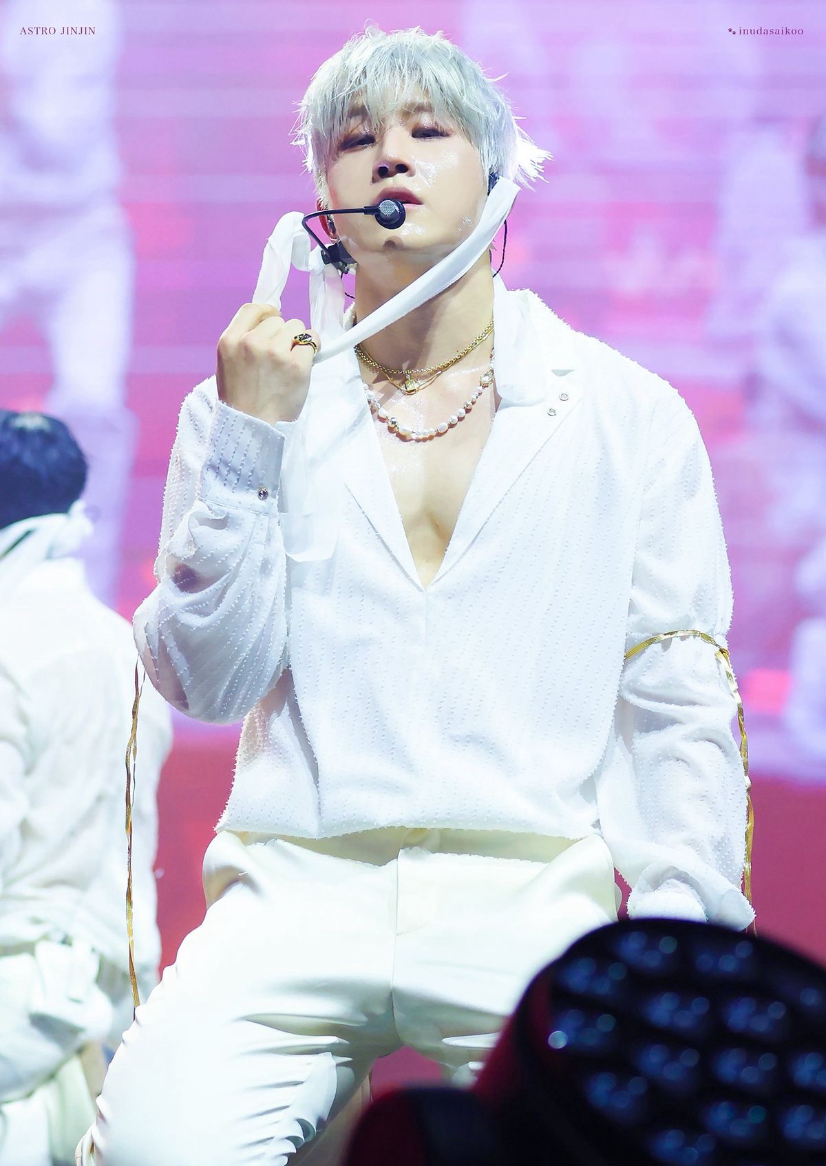 Latest photo of Jinjin (ASTRO)