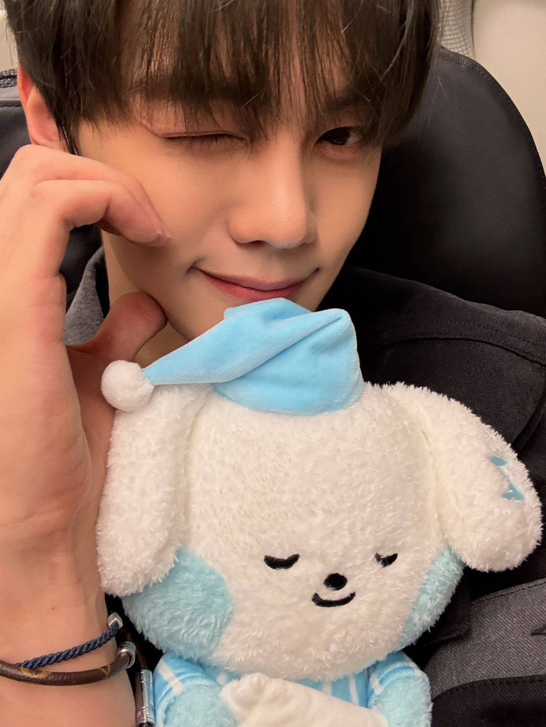 Latest photo of Kim Gyuvin (ZEROBASEONE)