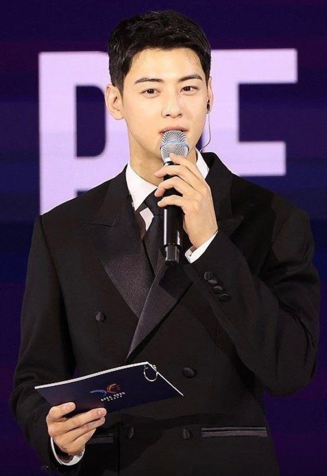 A moment captured by Eunwoo (ASTRO)'s fan