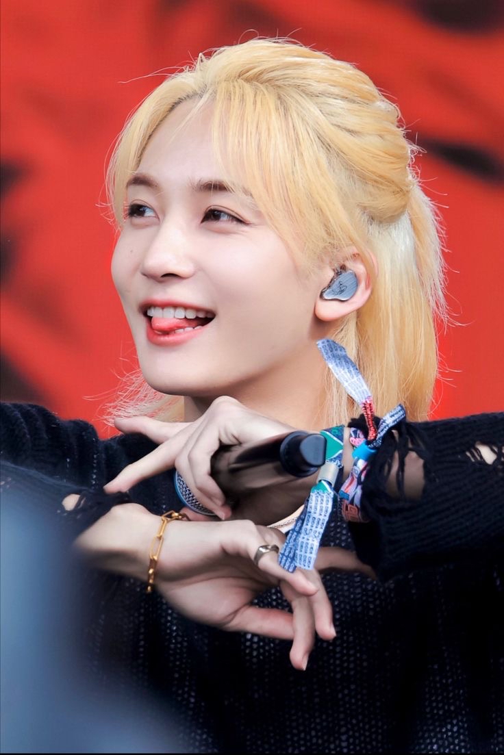 Latest photo of Jeonghan (SEVENTEEN)