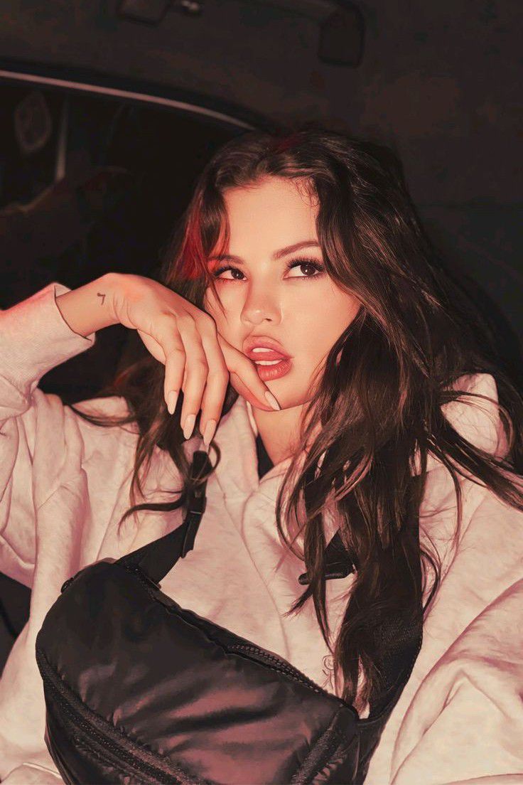 Behind-the-scenes cut of Selena Gomez
