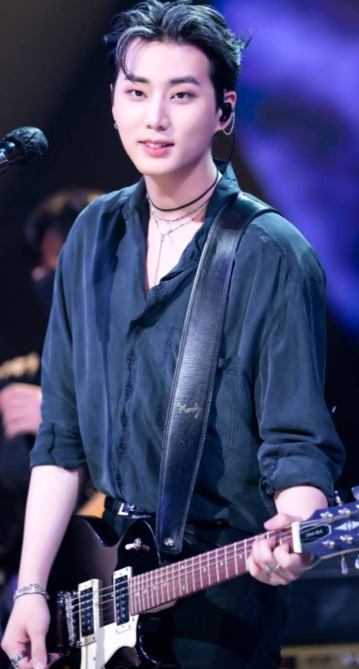 Today's most popular wallpaper in the Young K (DAY6) community