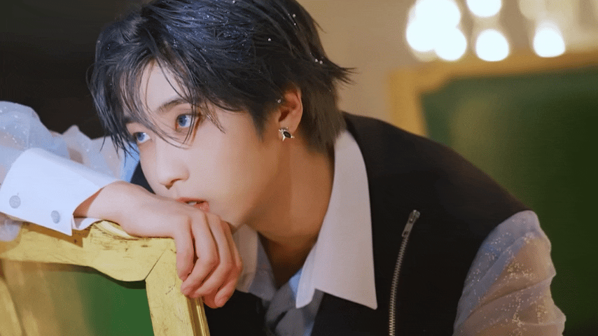 Latest photo of HAN (Stray Kids)