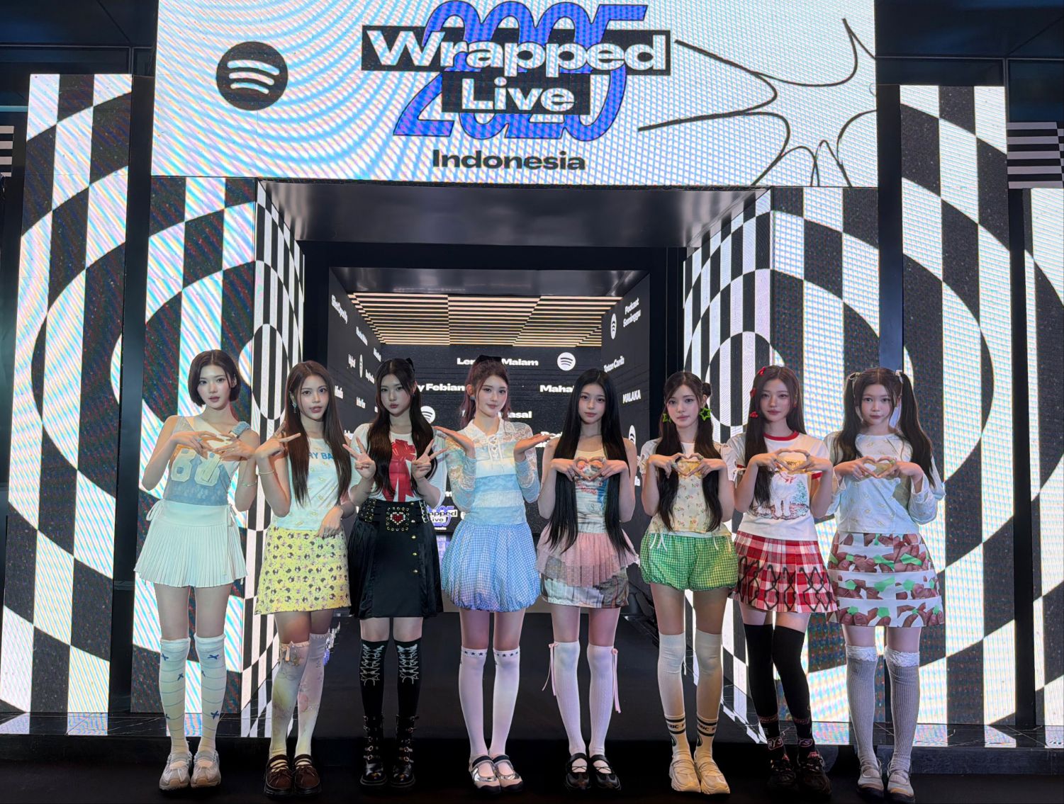 Must-see popular post of 하츠투하츠, your favorite