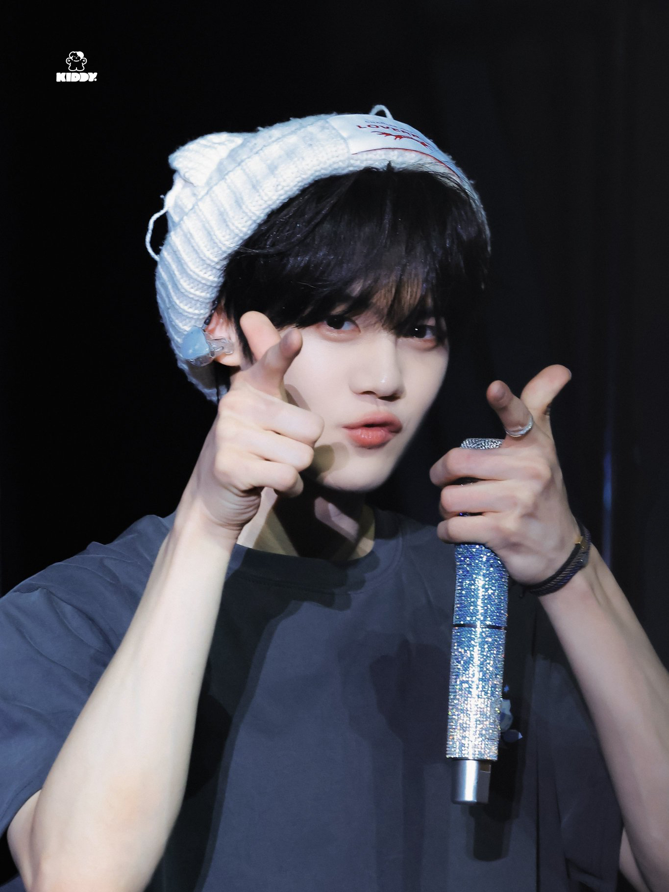 Behind-the-scenes cut of Kim Gyuvin (ZEROBASEONE)