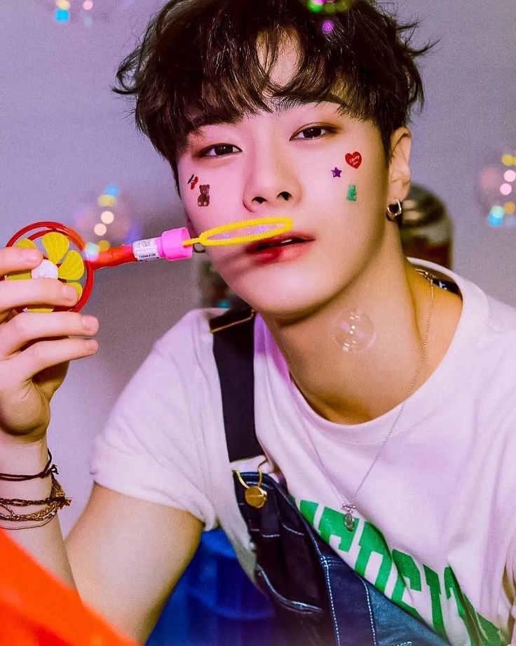 Latest photo of Moonbin (ASTRO)