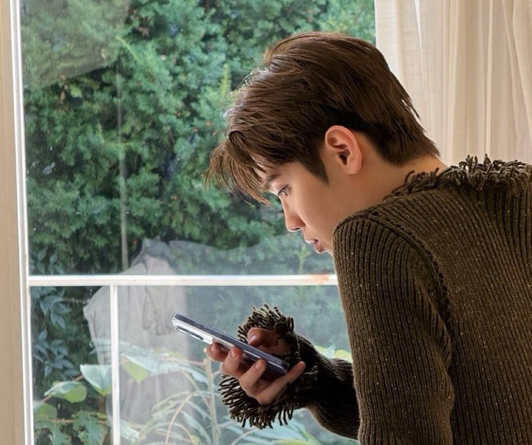Recent activity shot of Kim Taerae (ZEROBASEONE)