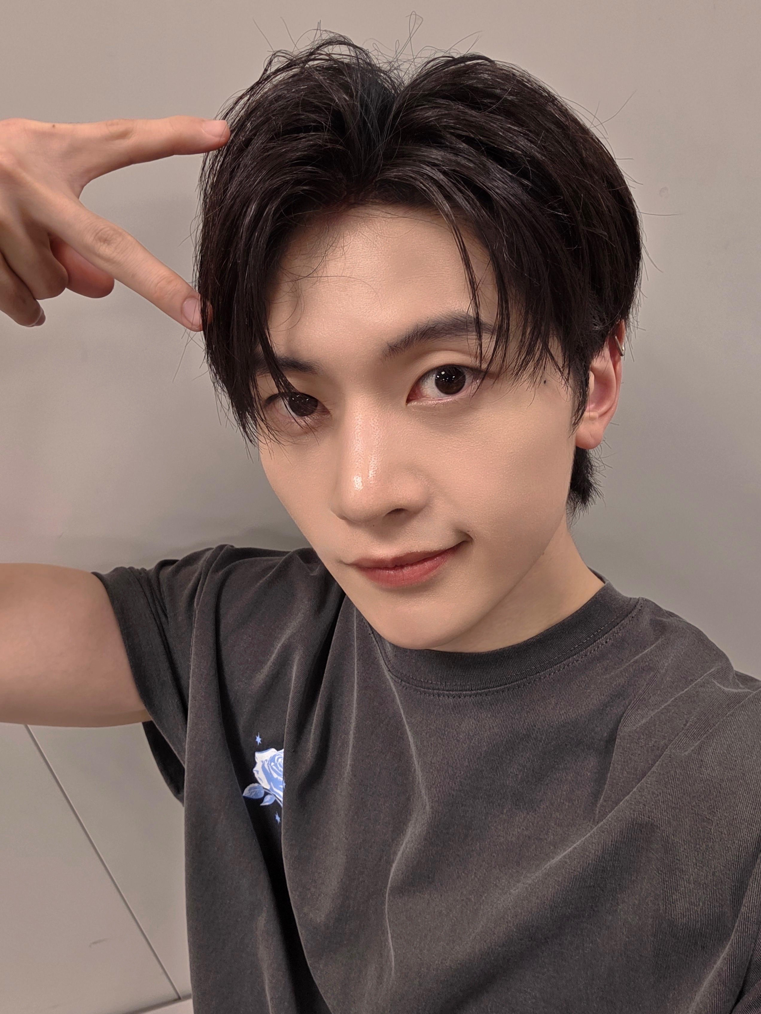 石马修 (ZEROBASEONE)的最新活动照片