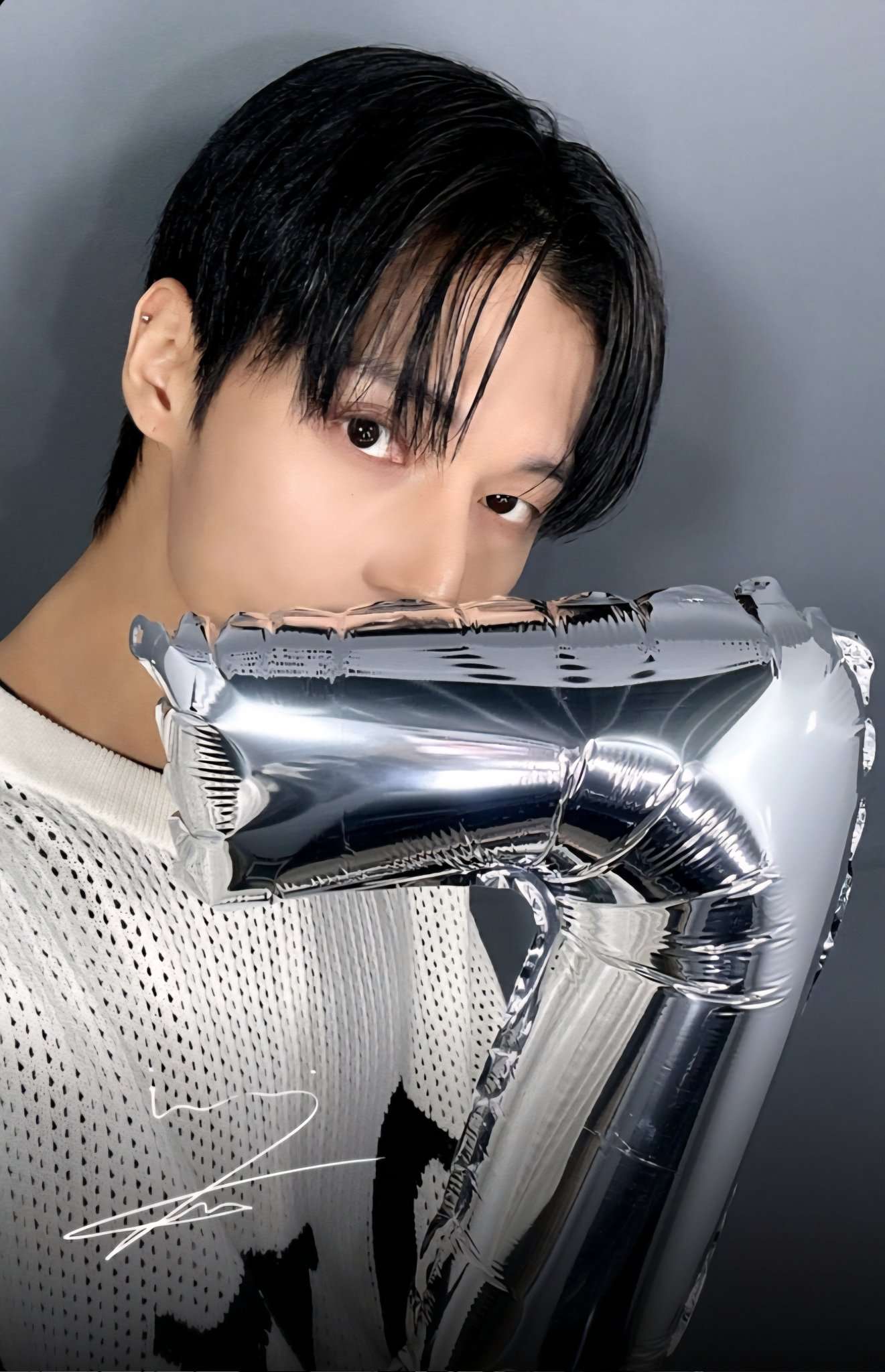 Behind-the-scenes cut of Wooyoung (ATEEZ)