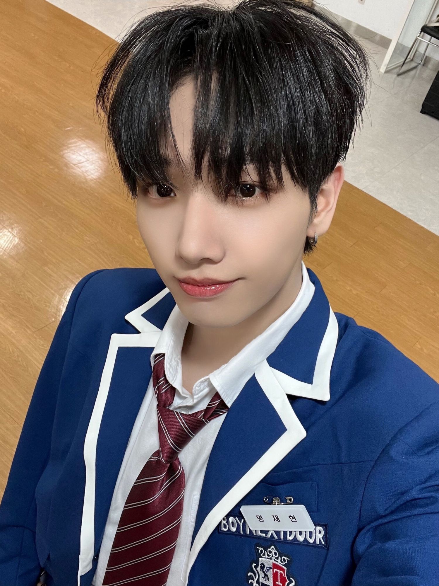 명재현 (BOYNEXTDOOR)의 비하인드 컷