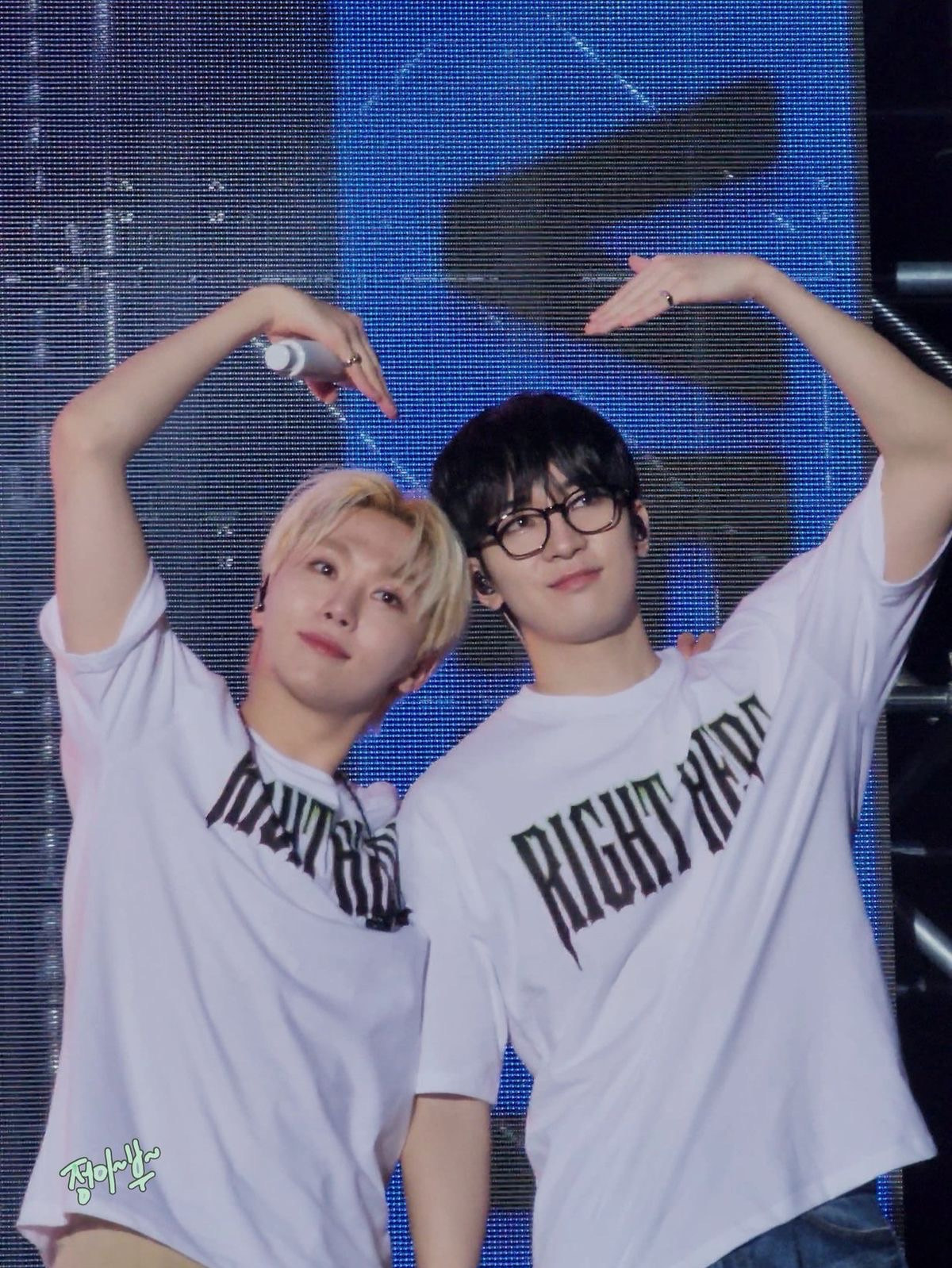 A moment captured by Wonwoo (SEVENTEEN)'s fan