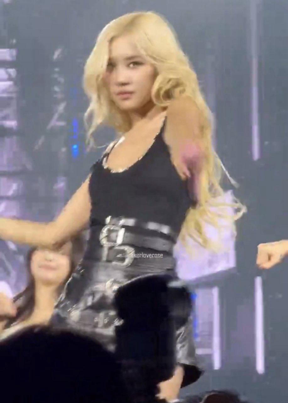 Recent activity shot of ROSÉ (BLACKPINK)