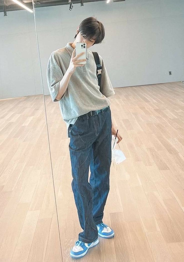 Recent activity shot of Sungchan (RIIZE)