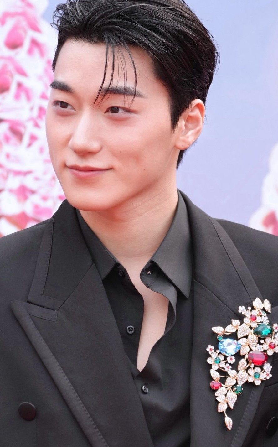 崔傘 (ATEEZ)的最新照片