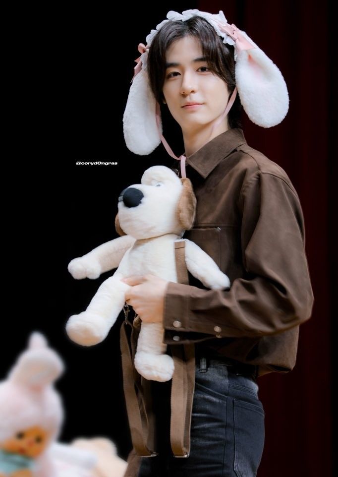 Behind-the-scenes cut of Leehan (BOYNEXTDOOR)