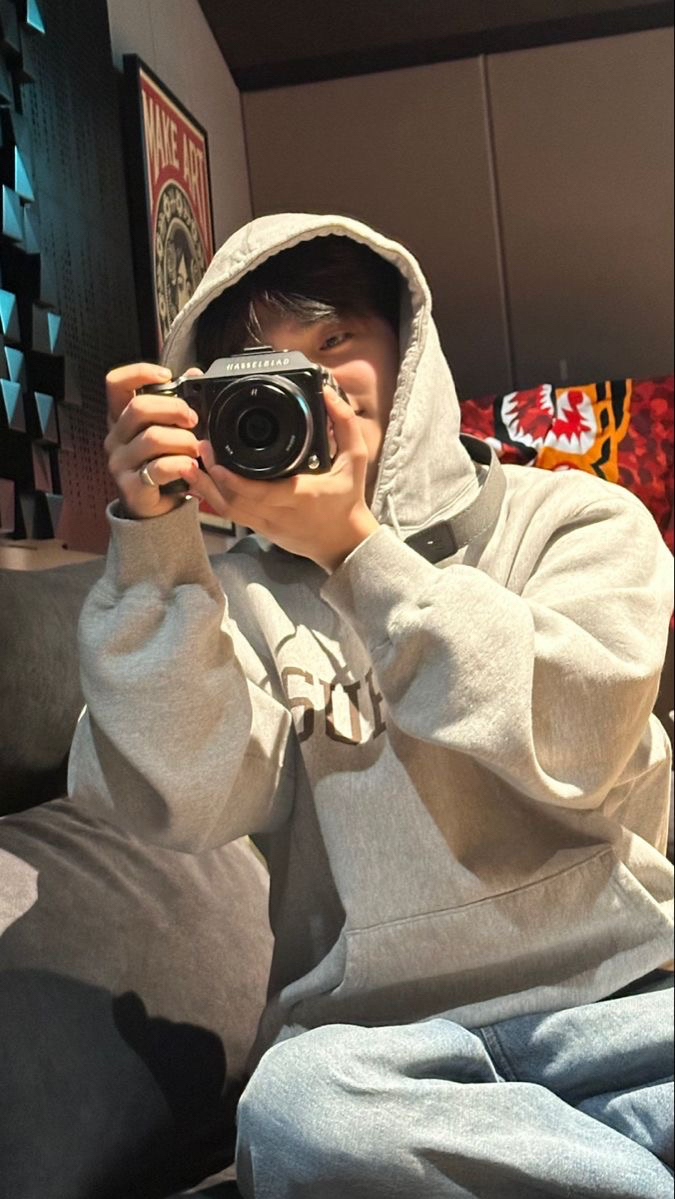 A moment captured by S.Coups (SEVENTEEN)'s fan