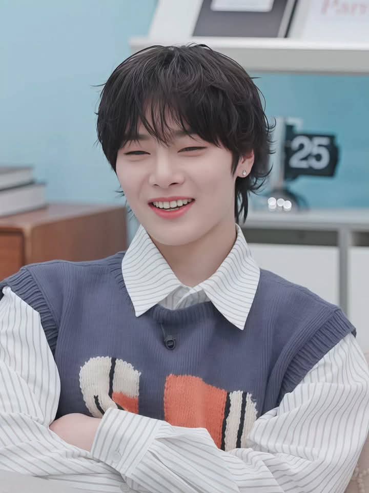 Behind-the-scenes cut of I.N (Stray Kids)