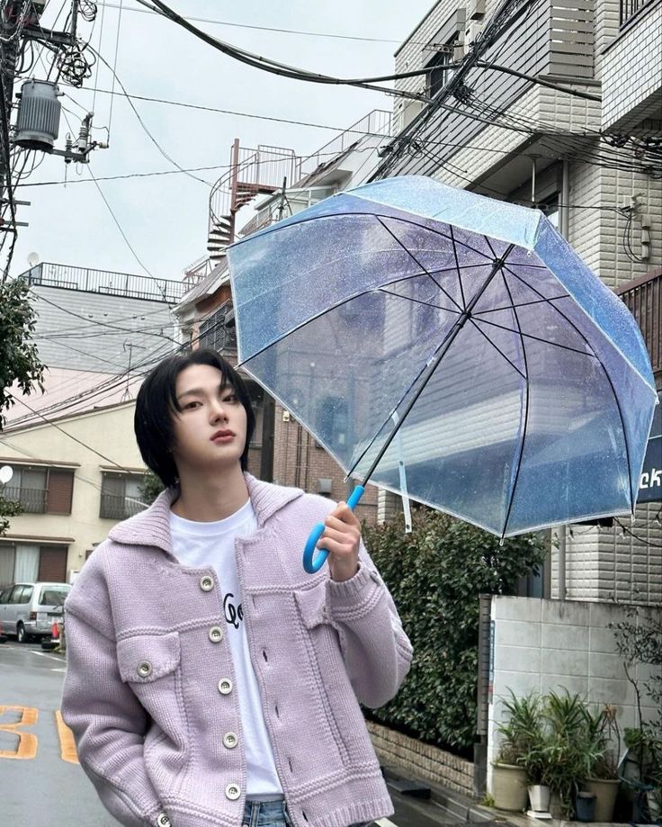 Behind-the-scenes cut of Secret Garden
