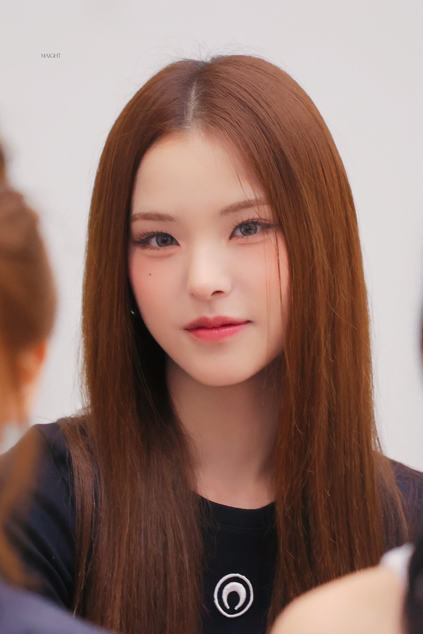 Behind-the-scenes cut of Mai (izna)