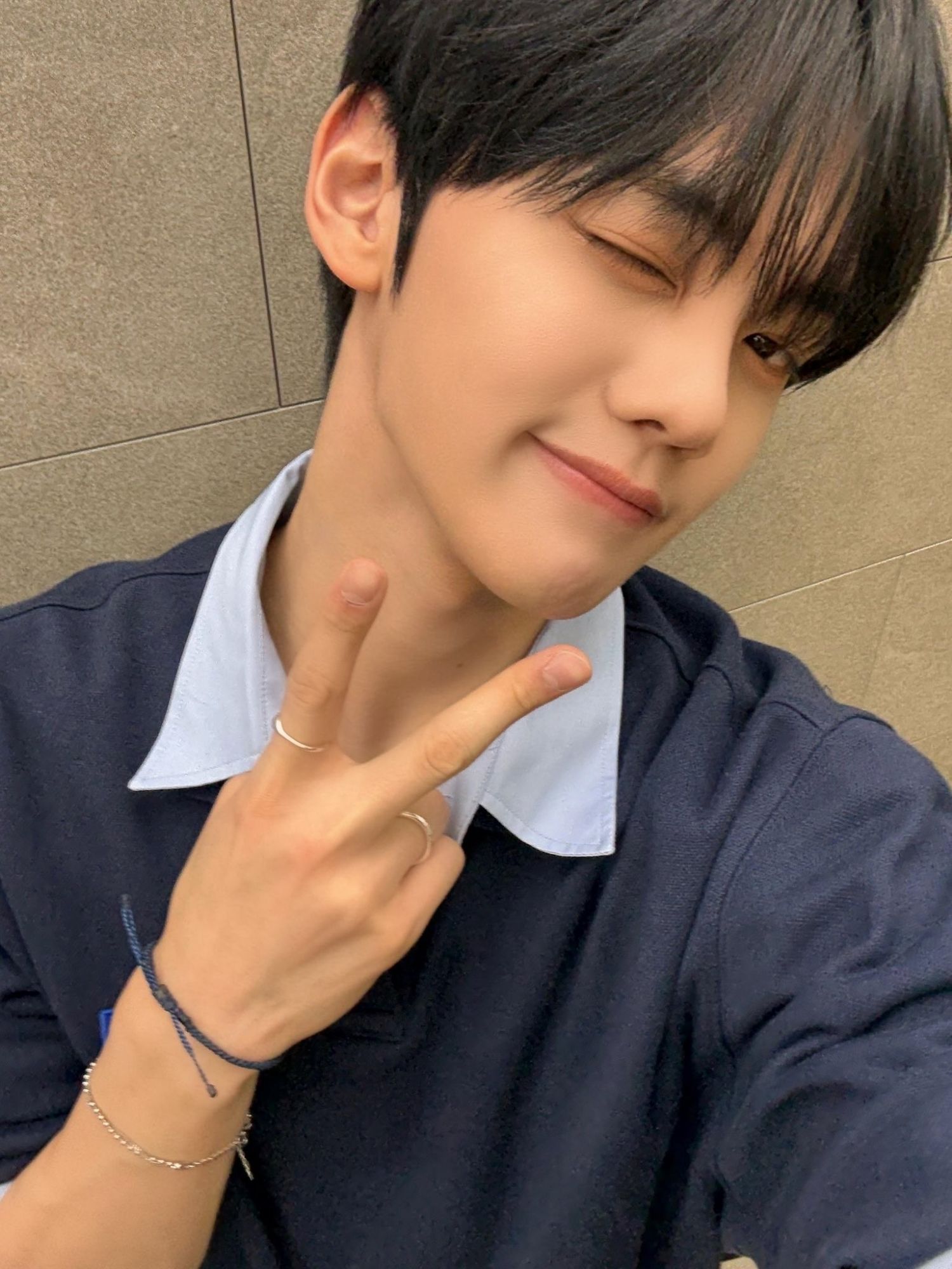 Latest photo of Kim Gyuvin (ZEROBASEONE)