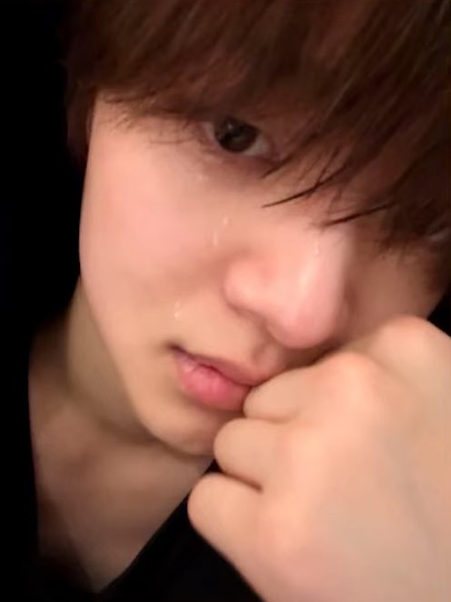 Behind-the-scenes cut of EJ (&TEAM)