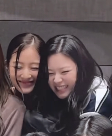 A moment captured by Jihyo (TWICE)'s fan