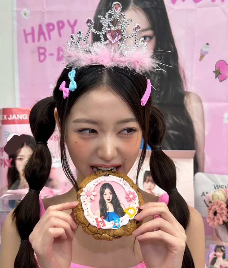 Behind-the-scenes cut of Jang Wonyoung (IVE)