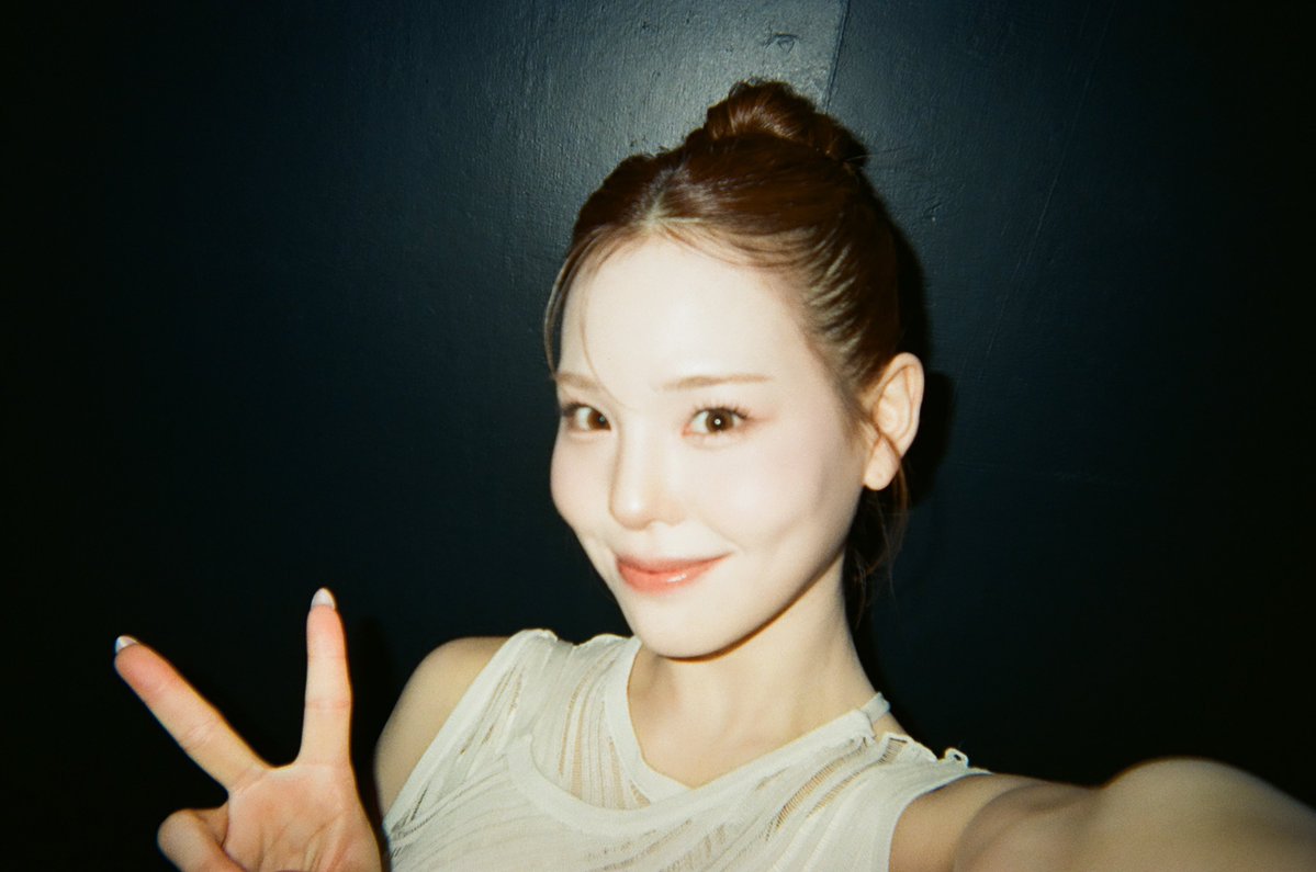 Latest photo of NiziU