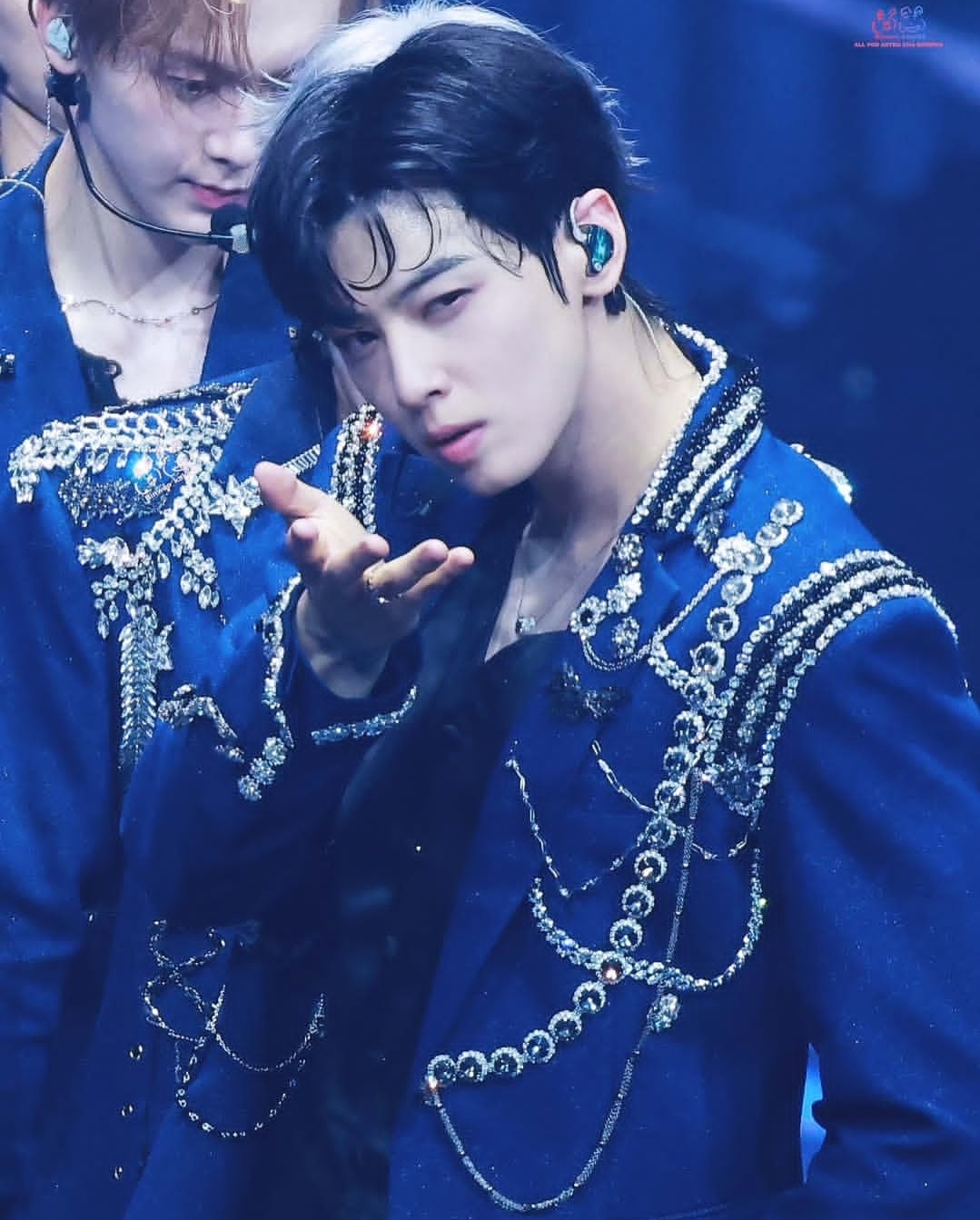 아스트로의 비하인드 컷