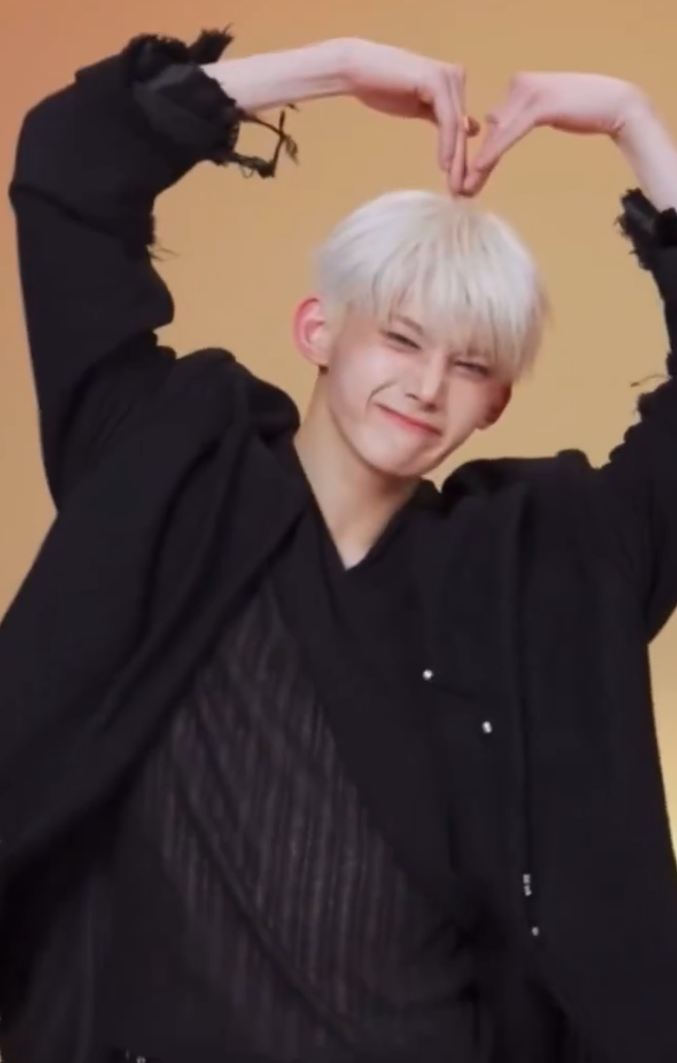 Recent activity shot of Jo (&TEAM)