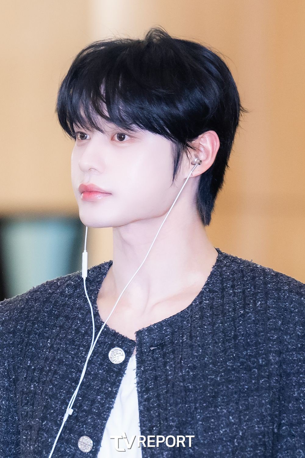 Recent activity shot of Kim Jiwoong (ZEROBASEONE)
