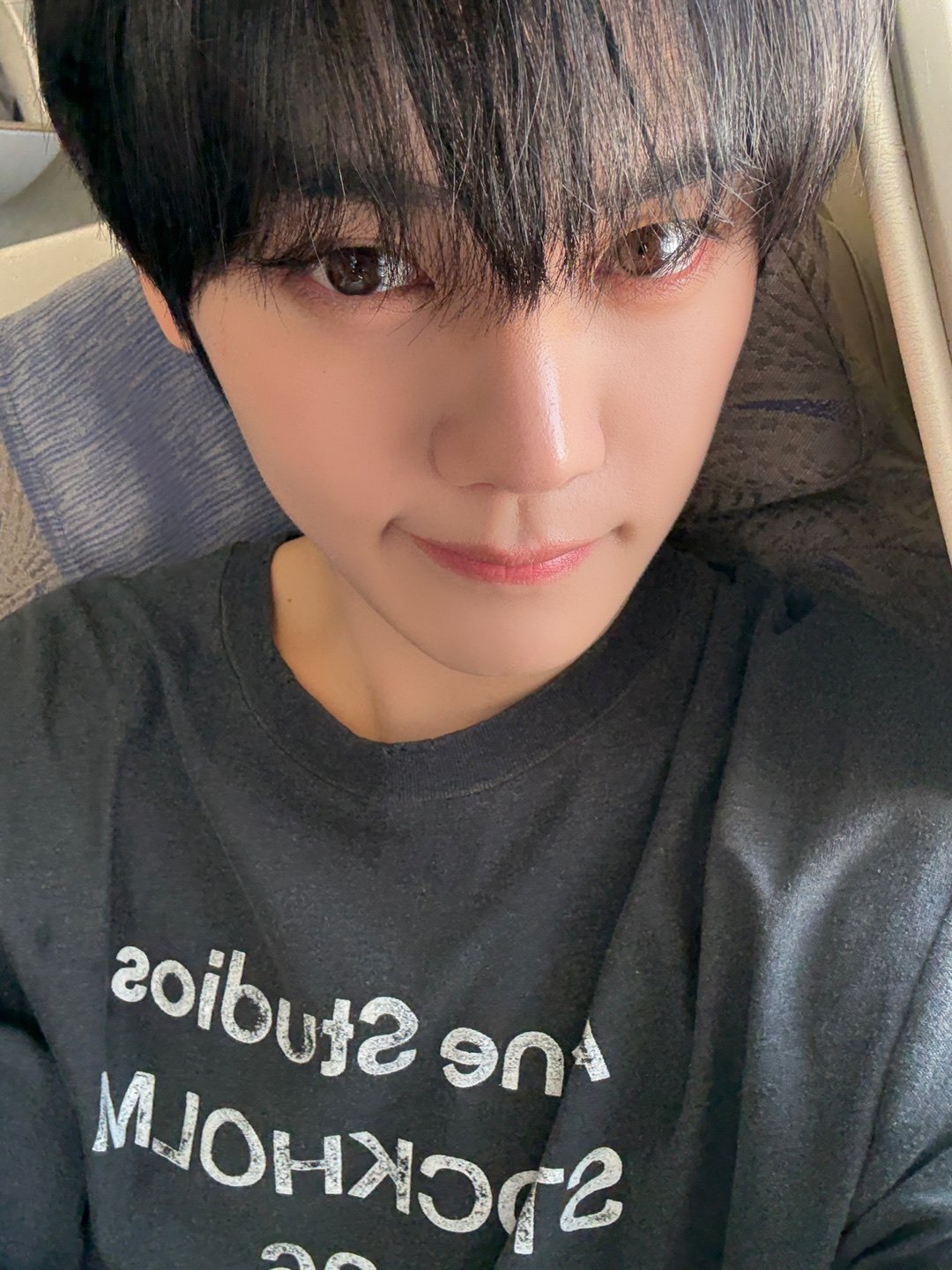 A moment captured by Kim Gyuvin (ZEROBASEONE)'s fan