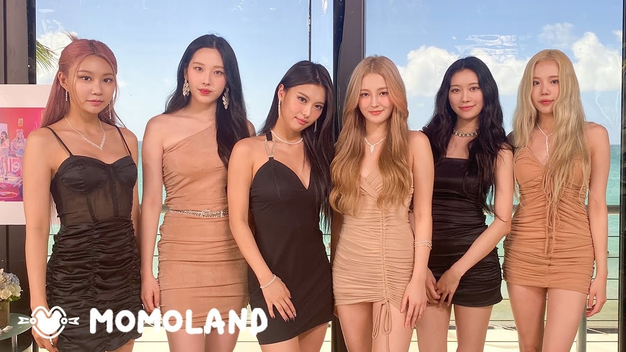 A moment captured by MOMOLAND's fan