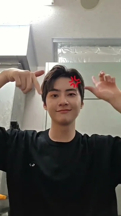 Recent activity shot of Lee Jinhyuk