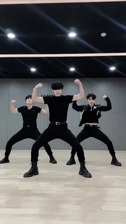 Recent activity shot of Han Yujin (ZEROBASEONE)