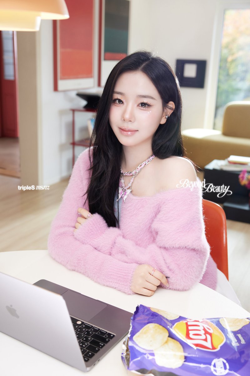 A moment captured by tripleS's fan